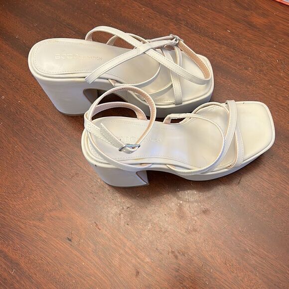 BCBGeneration sand strappy ankle wrap block heel open toed sandals Size 6 NWOT - Picture 6 of 10